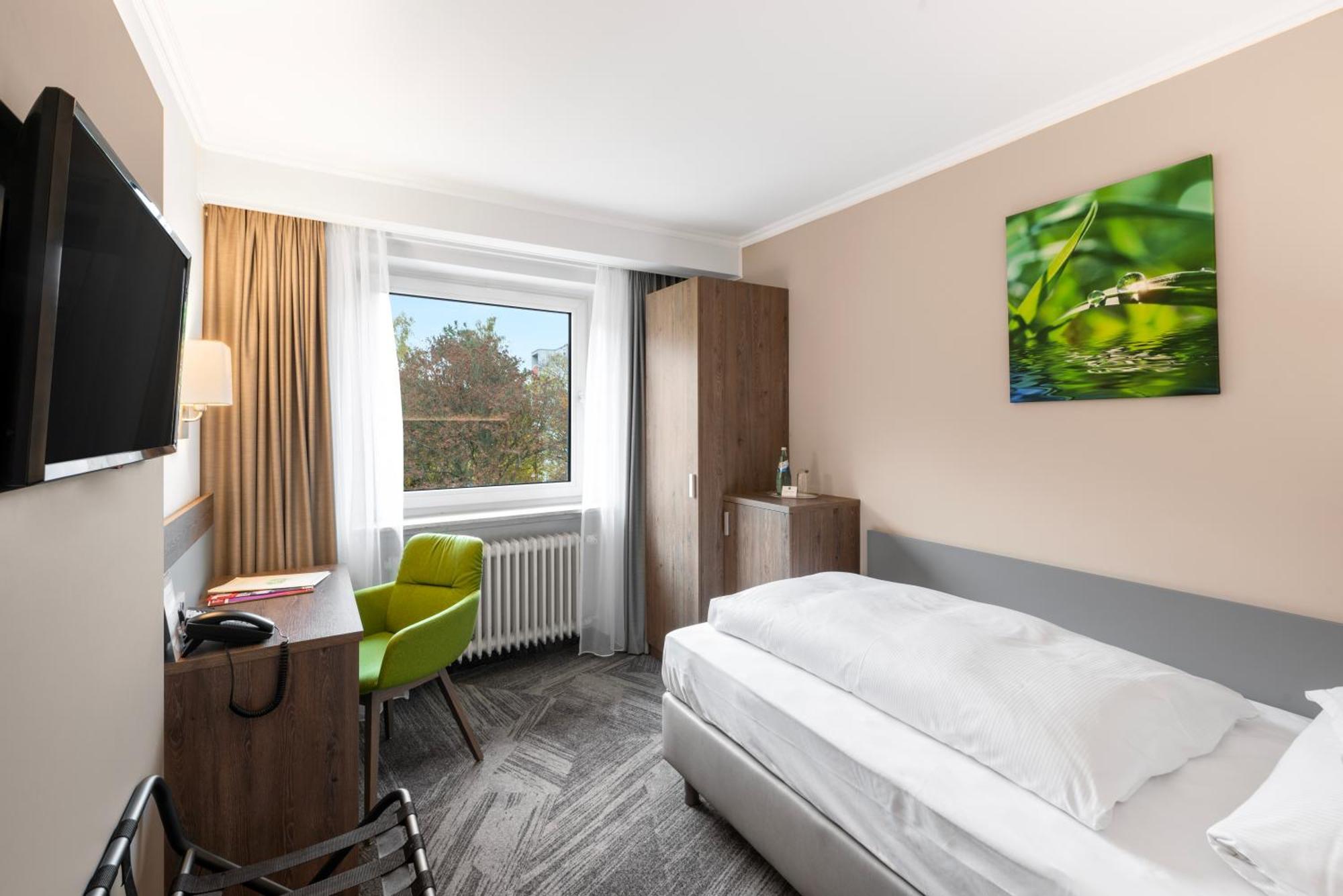 Parkhotel Am Taunus Oberursel Esterno foto