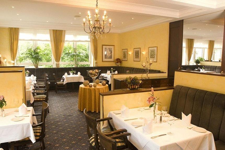 Parkhotel Am Taunus Oberursel Esterno foto