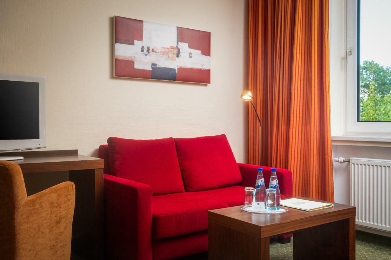 Parkhotel Am Taunus Oberursel Esterno foto