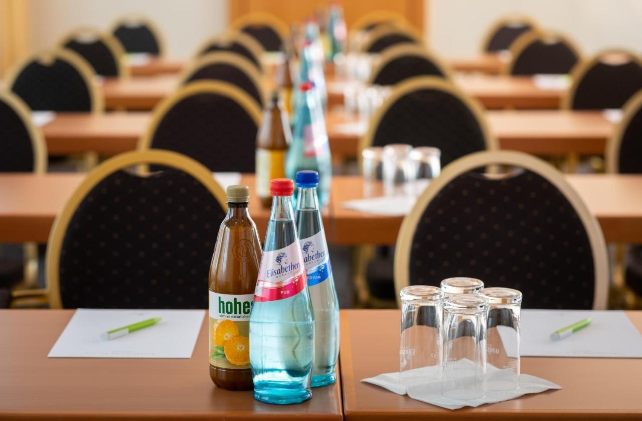 Parkhotel Am Taunus Oberursel Esterno foto