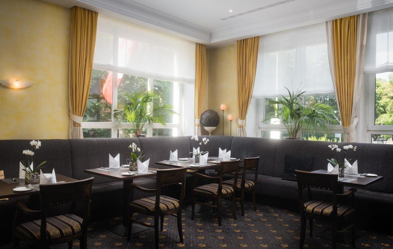 Parkhotel Am Taunus Oberursel Esterno foto